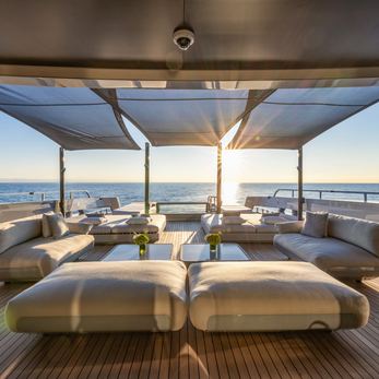 Big Naan yacht exterior 4