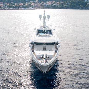 Neninka yacht exterior 2