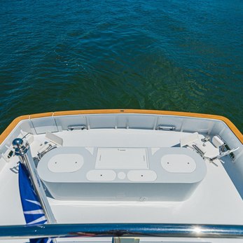No Boundaries yacht exterior 4