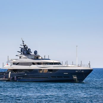 SaraStar yacht exterior 4