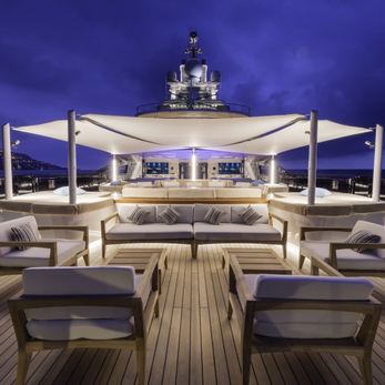 Luna yacht exterior 4