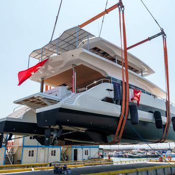E-CAT 80/02 yacht exterior 3
