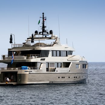 Maverick yacht exterior 2