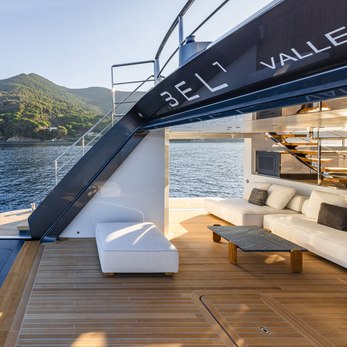 Bel1 yacht exterior 4