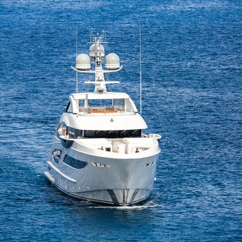 Galvas yacht exterior 3