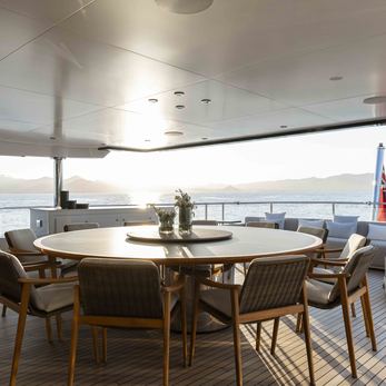 Juno's 7 yacht interior 4