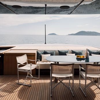 BGX83 / 01 yacht exterior 4