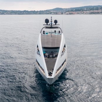 Ocean Emerald yacht exterior 2