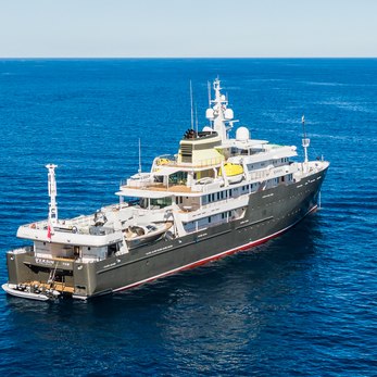 Albatross yacht exterior 3