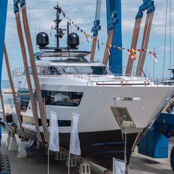 Gerry's Ferry yacht exterior 3