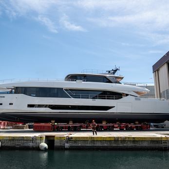 Ad Maiora yacht exterior 5