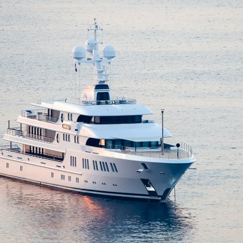 Aurora yacht exterior 5