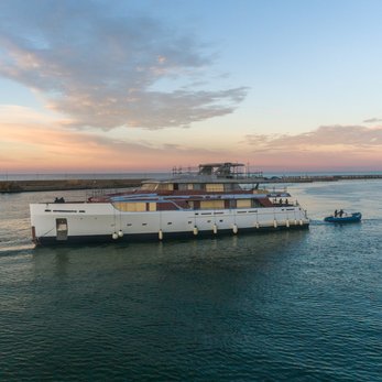Gioia yacht exterior 3