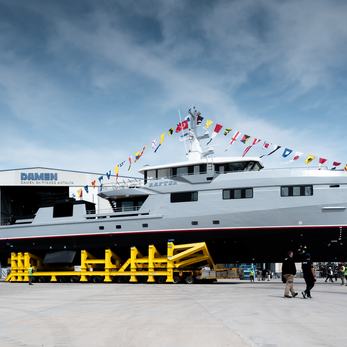 Rafter yacht exterior 2