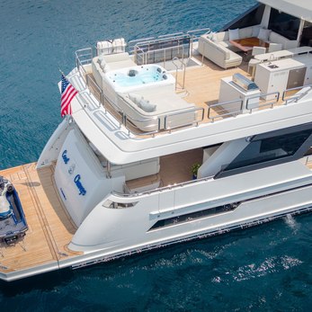Cool Change yacht exterior 5