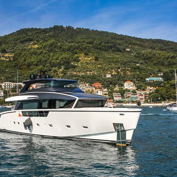 Luar yacht exterior 3