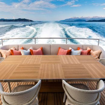 Graycliffs yacht exterior 4