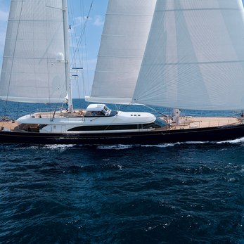 Fidelis yacht exterior 2