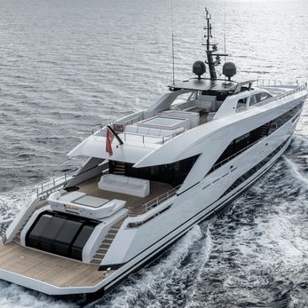 Ximena yacht exterior 5