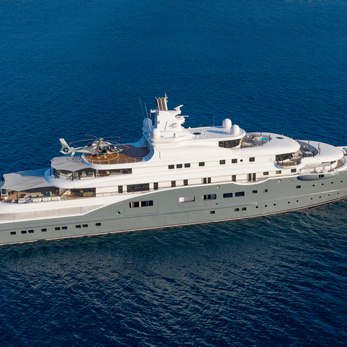 Radiant yacht exterior 3