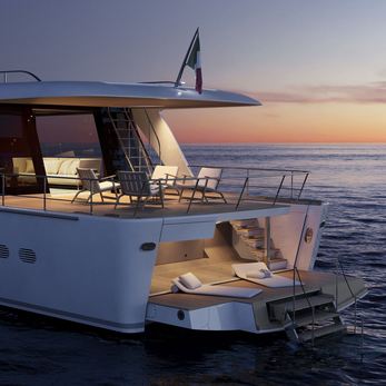 SHE / 01 yacht exterior 4
