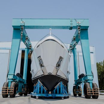 Yoto yacht exterior 2