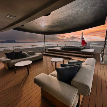 Akula yacht interior 3