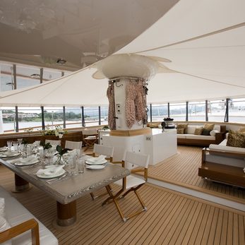 Bayesian yacht exterior 4