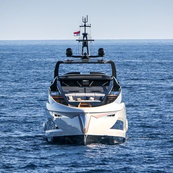 La Vie yacht exterior 2