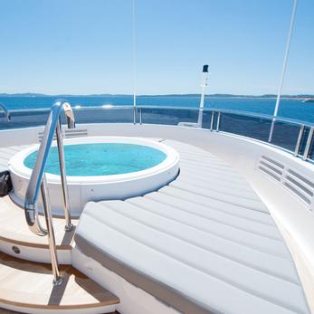Aqua Libra yacht exterior 3