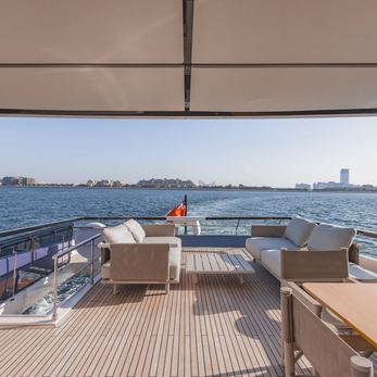 Cyrus yacht exterior 4