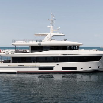 Ammonite yacht exterior 2
