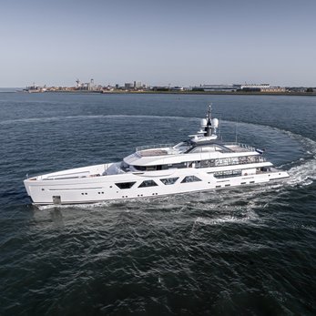 Khalidah yacht exterior 4