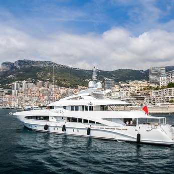 Masa yacht exterior 2