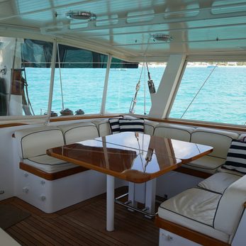 Knickerbocker yacht interior 37