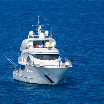 Lotus yacht exterior 4