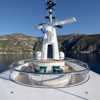 Lady Estey yacht exterior 4