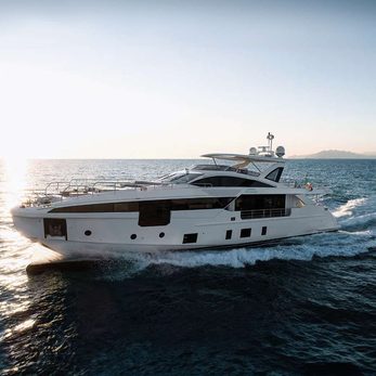 Freedome yacht exterior 3