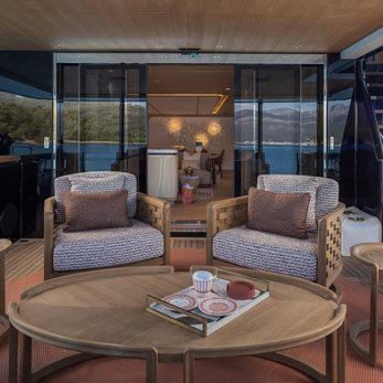 Haze² yacht interior 2