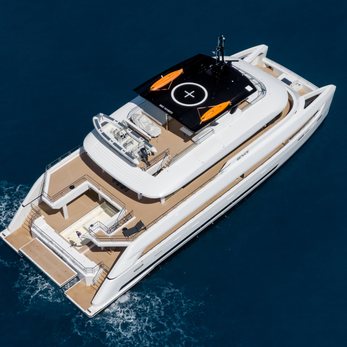 Reduce yacht exterior 3