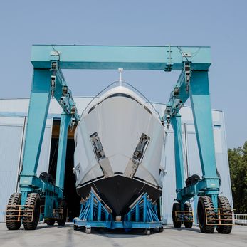 Yoto yacht exterior 5