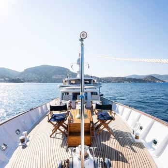 Sealord yacht exterior 2