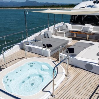 Alegre yacht exterior 3