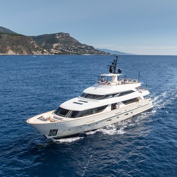 Aramis yacht exterior 4