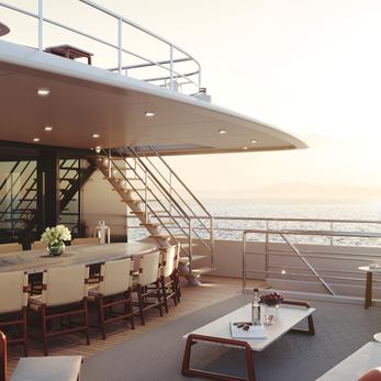 Frida yacht exterior 3