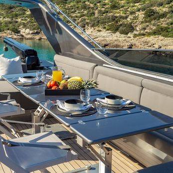 Summer Fun yacht exterior 3