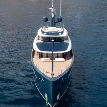 B yacht exterior 2