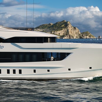 Iris Blue yacht exterior 2