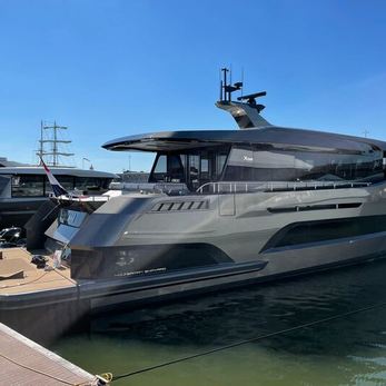 Miramar yacht exterior 2