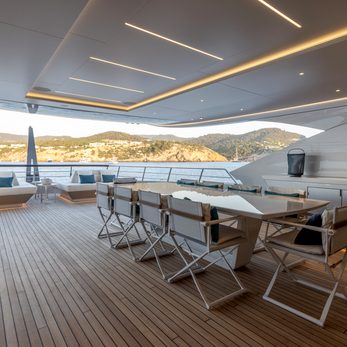 No Stress yacht exterior 4